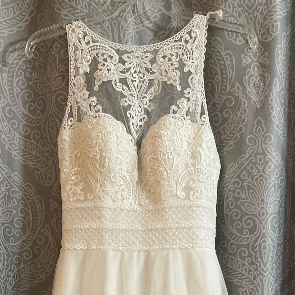 Wedding Dress - Picture 2 of 8
